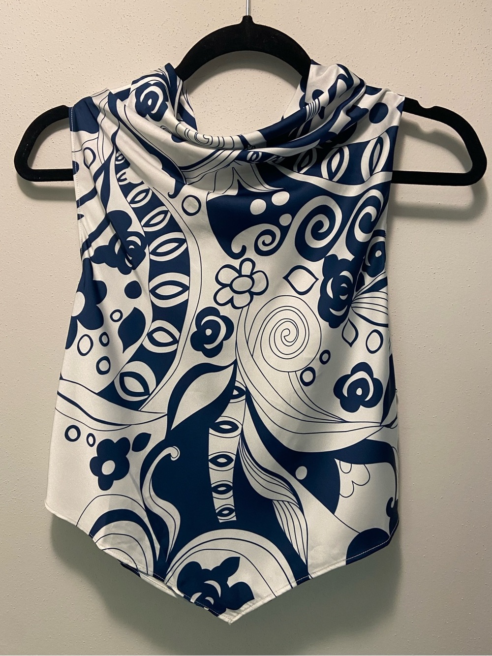 NWT Wayf Navy & White Cowl Neck Sleeveless Top